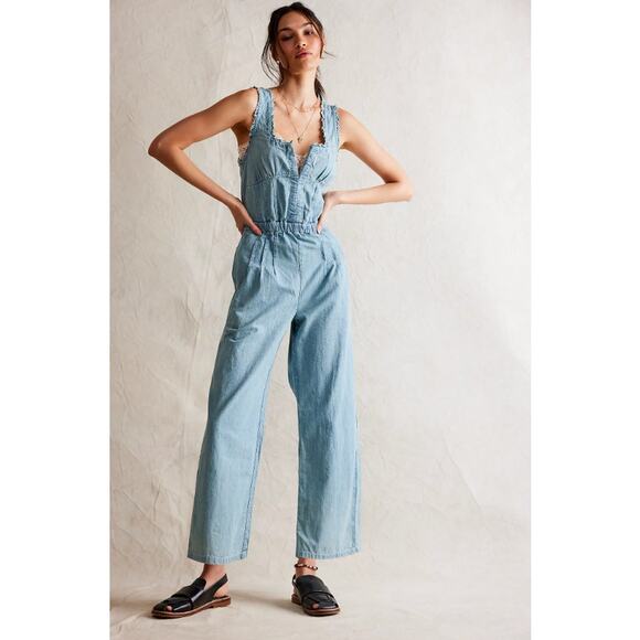 Free People We The Free Lucile Denim Jumpsuit in Light Blue Wash, Size XL - Picture 1 of 11